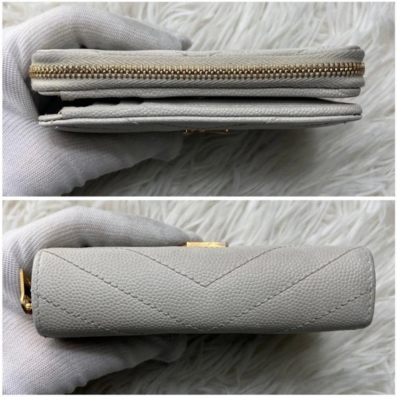 Yves Saint Laurent Ivory Quilted Wallet with Gold Logo - Picture 4 of 10